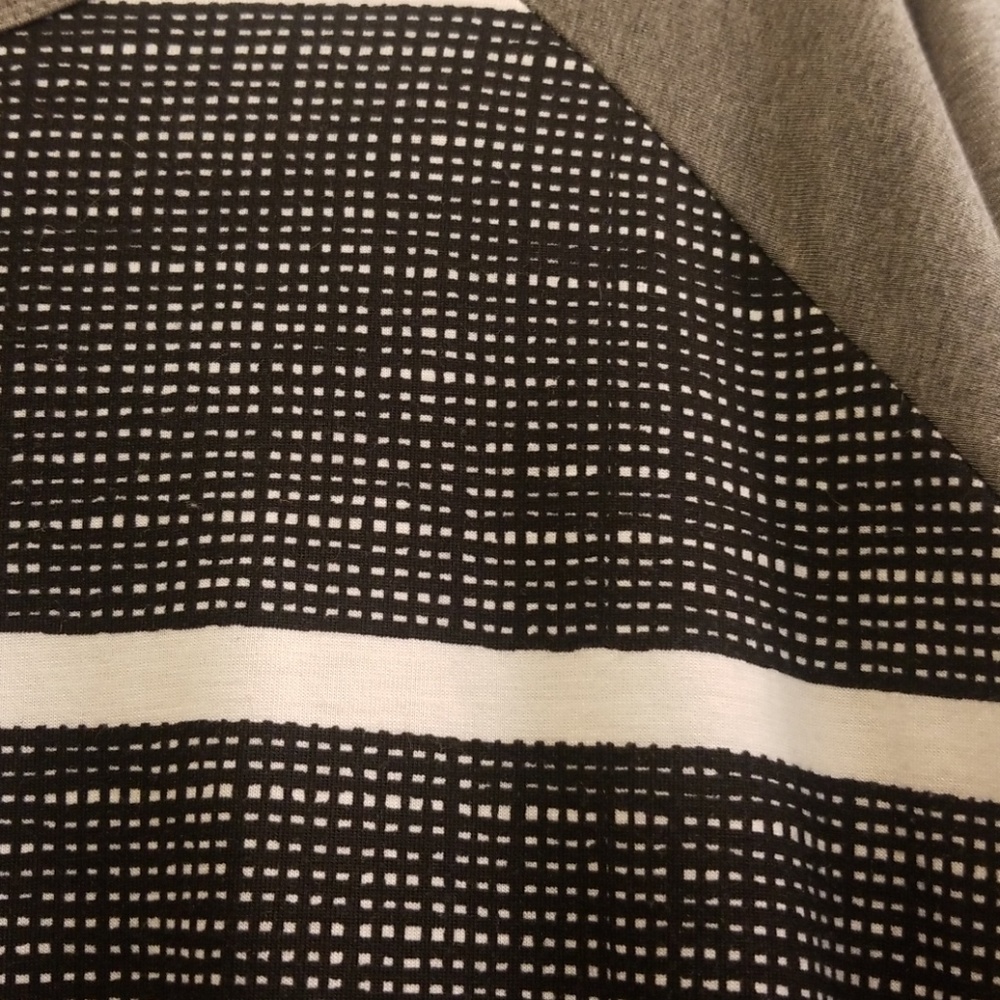 Lularoe Randy Tee - Picture 3 of 4